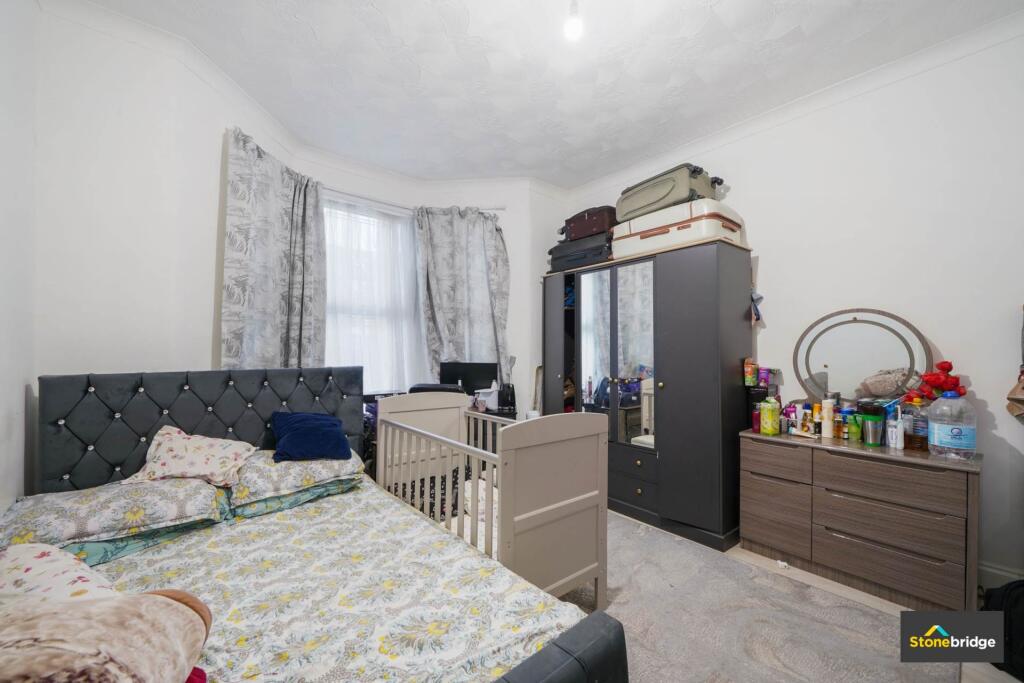 House in London - View 3