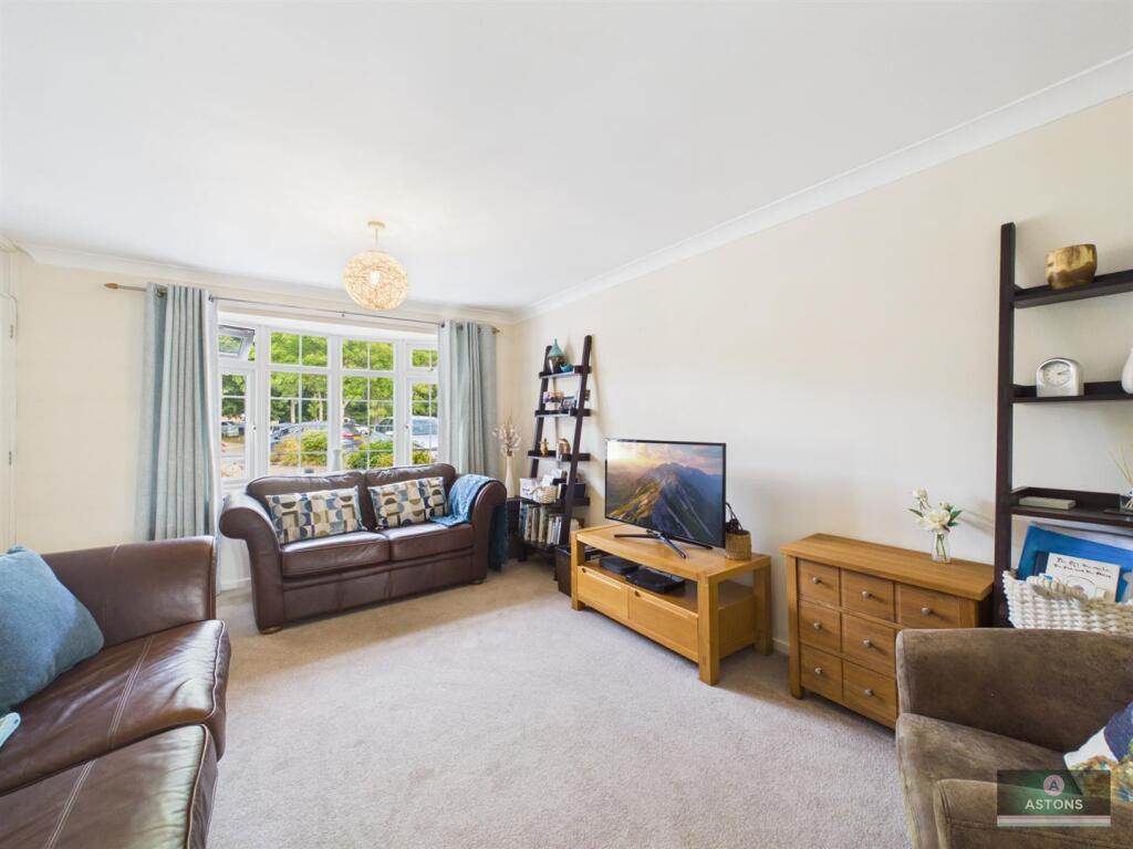 House in Crawley, Broadfield - View 2