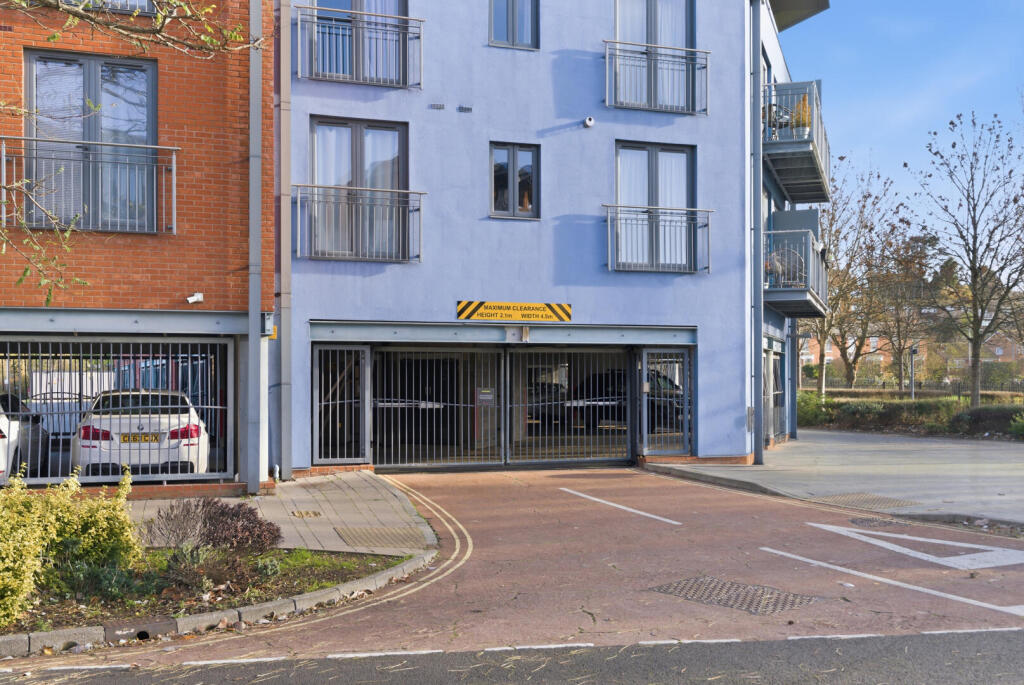 Apartment in Worcester - View 4