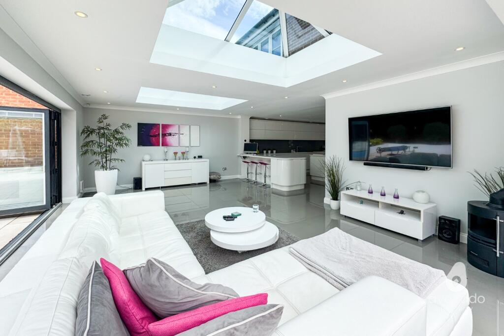 House in Shinfield - View 3