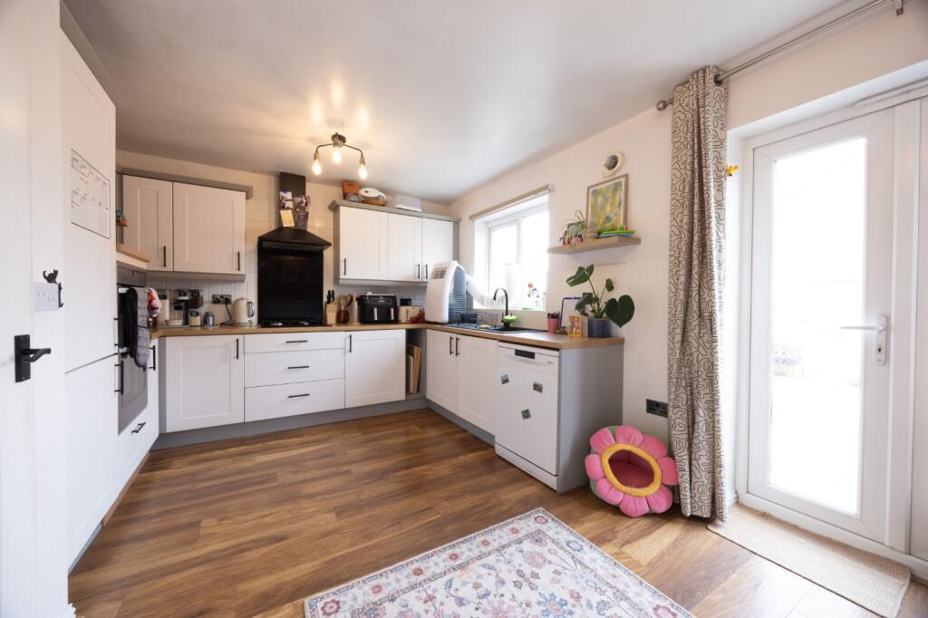 House in Gloucester - View 5