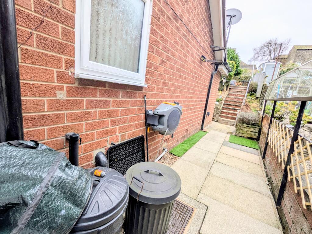 Additional image 25 of Frensham Grove, Bradford, BD7