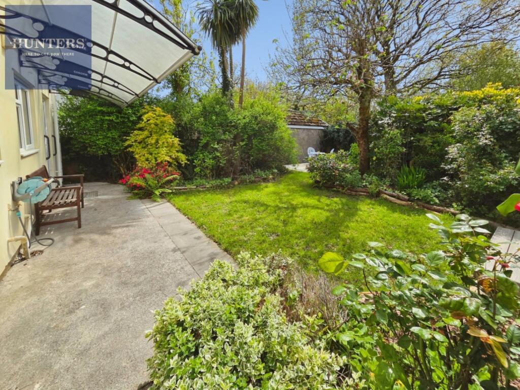 House in Pencoed, Hendre - More