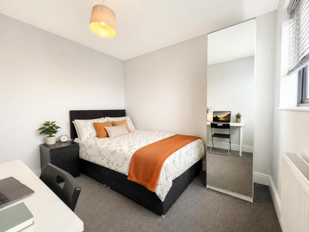 Apartment in Nottingham, Abbey Park - View 3