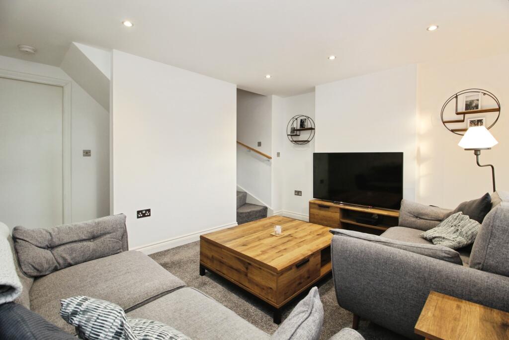 House in Barnsley, Athersley - View 5