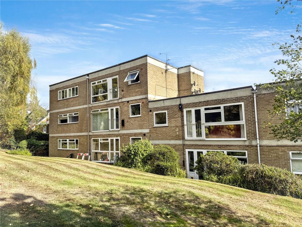 2-bed flat on Hadley Road, Barnet, EN5, £365,000
