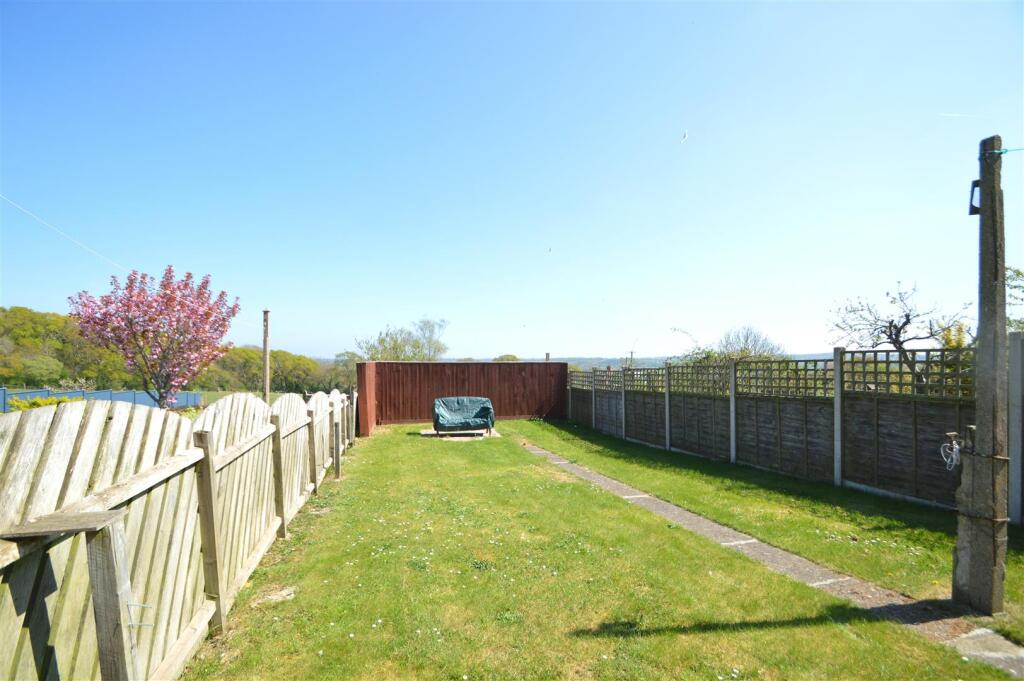 Cowes Road, Newport photo 2
