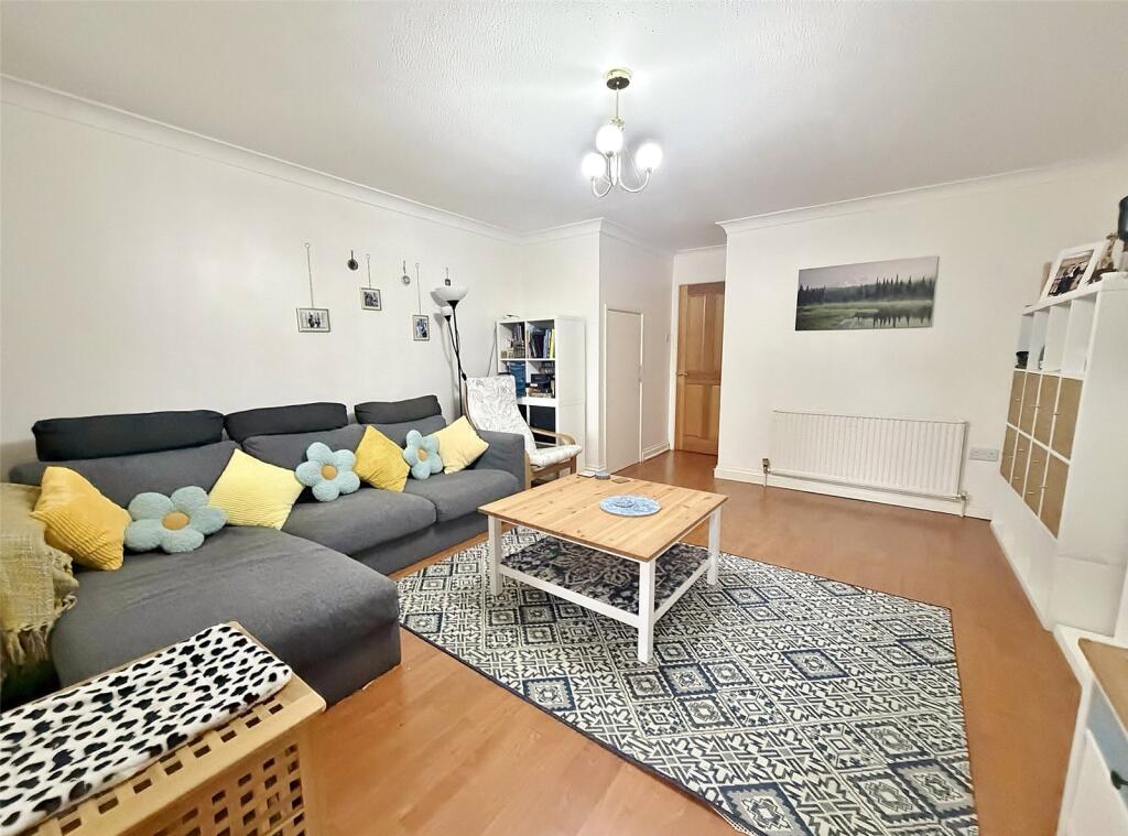Rosebery Close, Verwood, BH31 photo 5