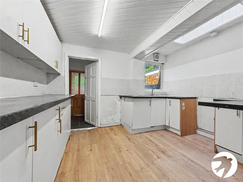 House in Gillingham, Medway - View 4