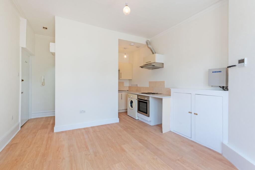 1 bedroom maisonette for rent