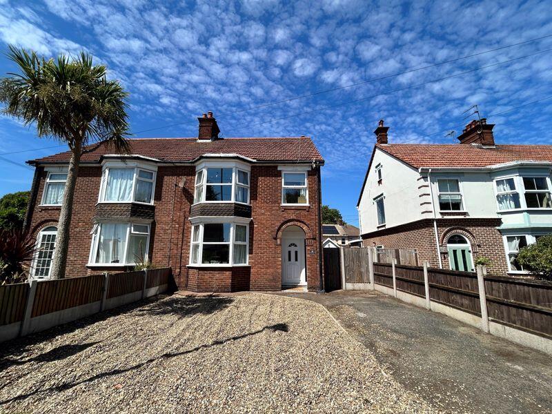 3-bed semi-detached on Middleton Road, Gorleston, £270,000