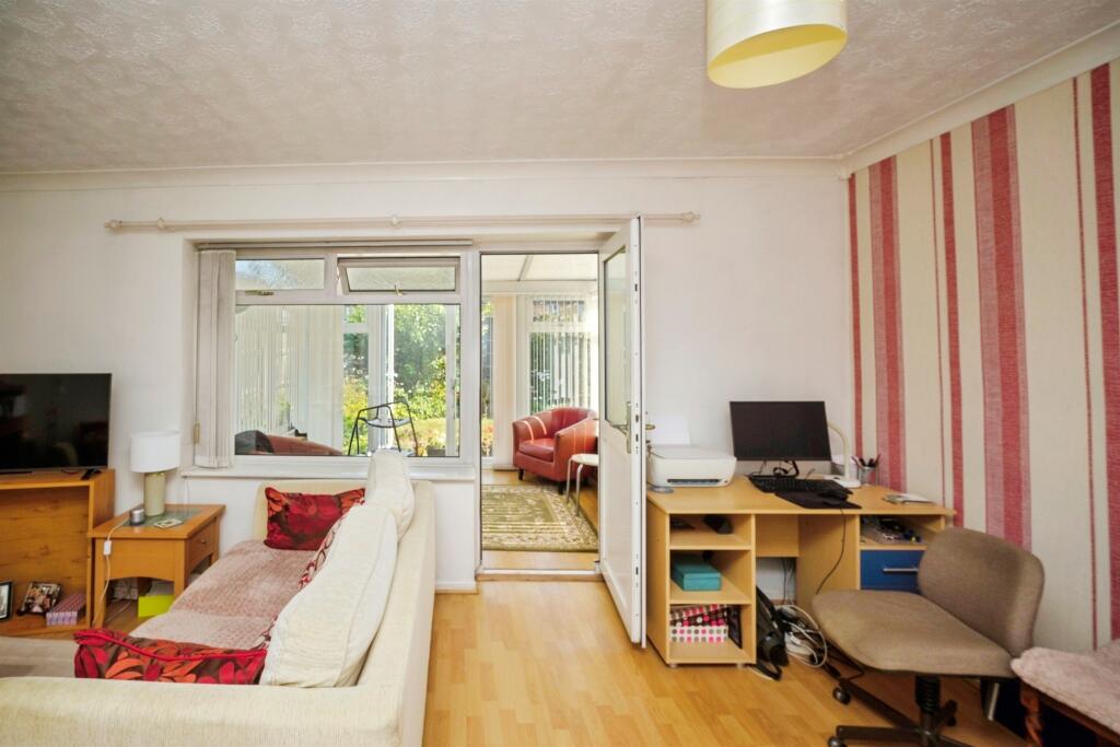 House in Wirral, Liverpool City Region - View 3
