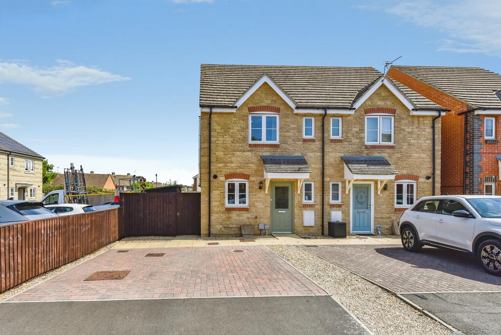 Main image of property: The Gardens, Calne