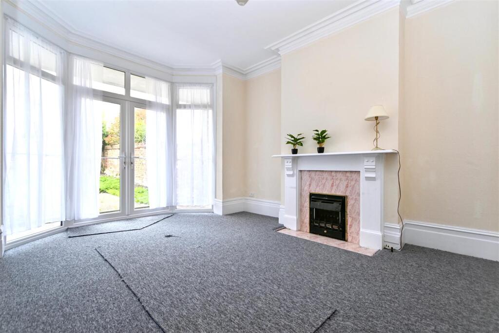 House in Eastbourne, Little Chelsea, Upperton - View 4