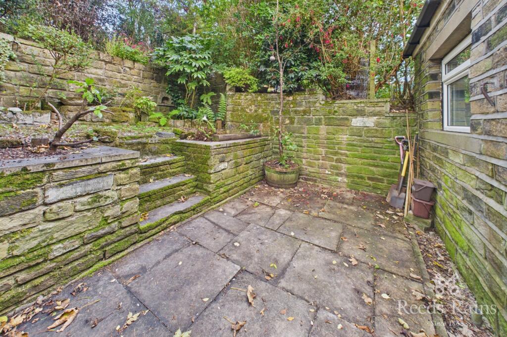 House in Halifax - View 4