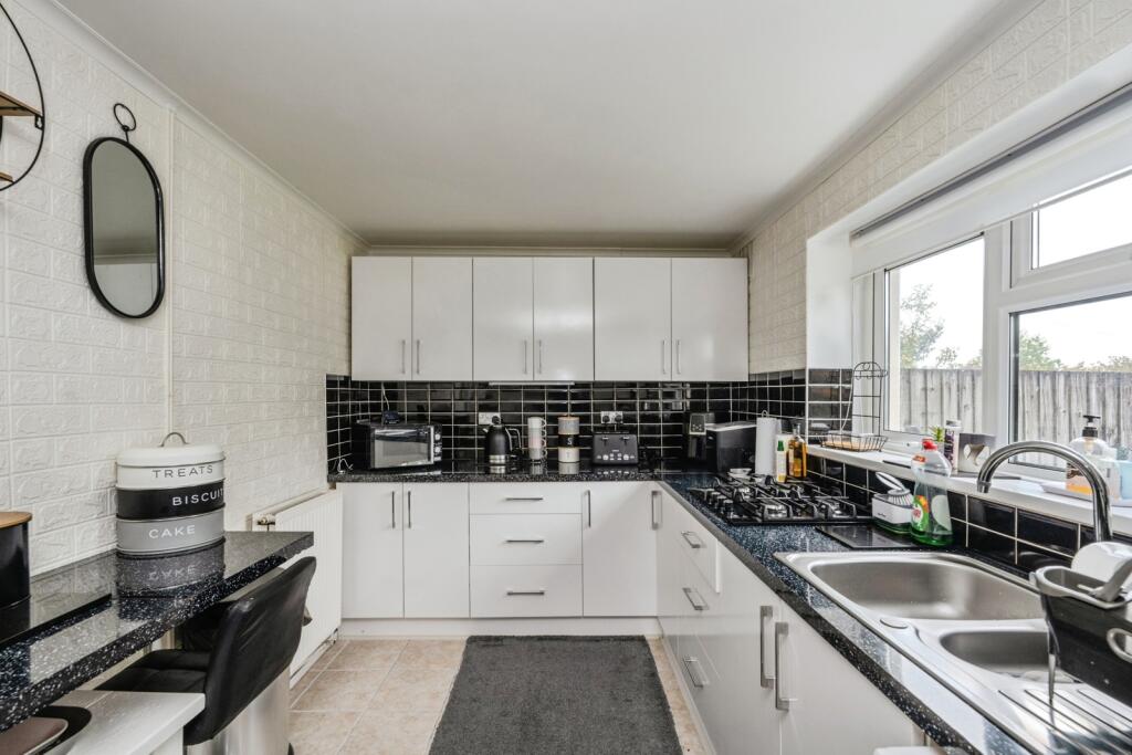 House in Swansea, Llansamlet - More