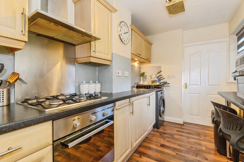 Willow Bank, Huddersfield, HD2 photo 4