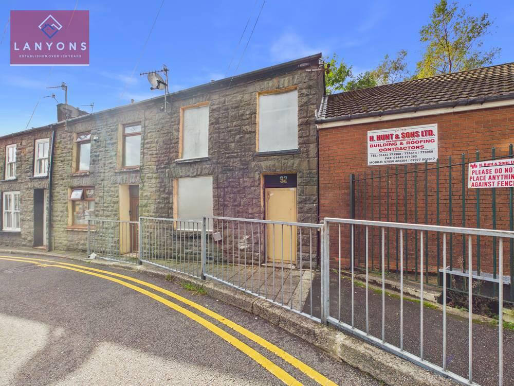 3-bed terraced on Gwendoline Street, Treherbert, Treorchy, Rhondda Cynon TAf, CF42, £70,000