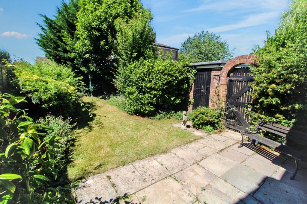 Orchard Park, Holmer Green, HP15 photo 4