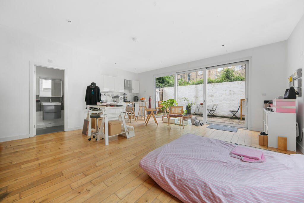 Apartment in London - View 3