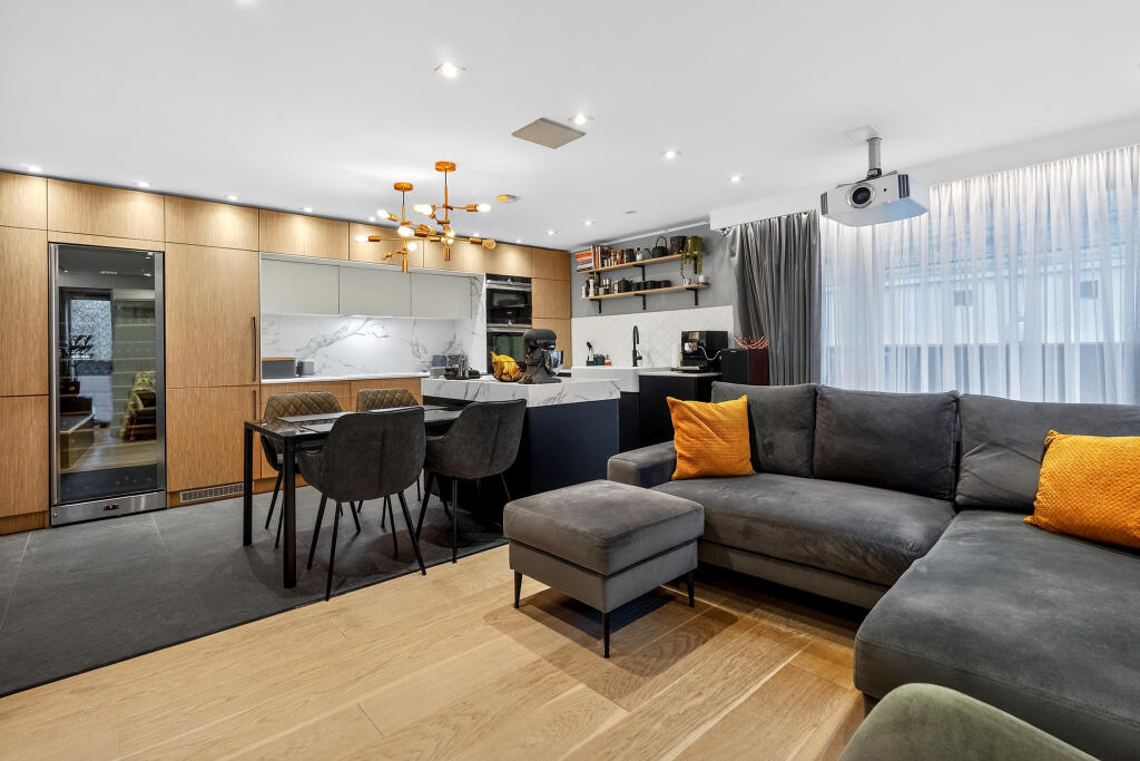 Main image of property: 19 Paradise Street, London, SE16