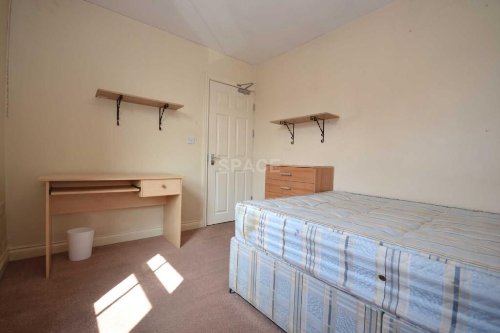 Main image of property: Wokingham Road, Earley, Reading, Berkshire, RG6 1LG