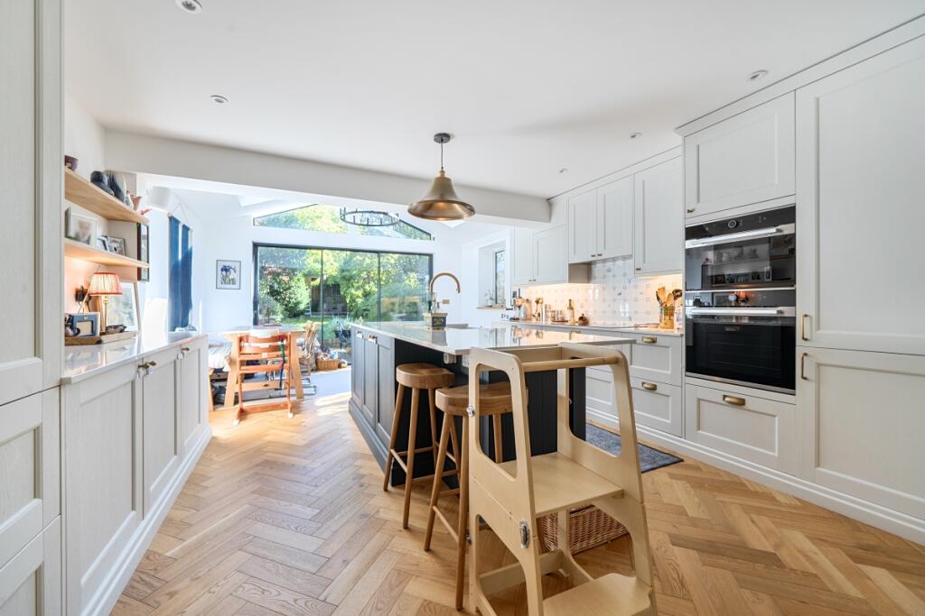 Main image of property: Barnet Lane Totteridge N20