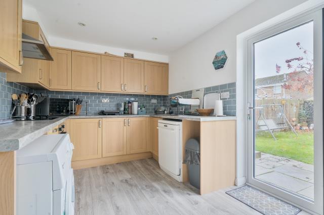 Burns Crescent, Bicester photo 4