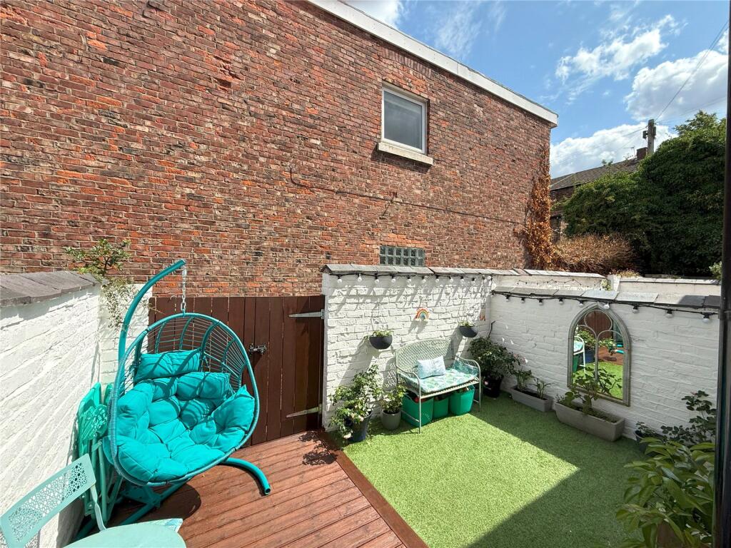 House in Manchester, West Didsbury - View 2