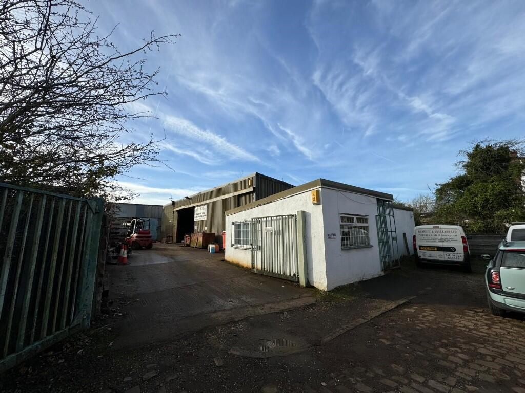 Main image of property: 306 OLD LIVERPOOL ROAD, WARRINGTON, WA5 1DP