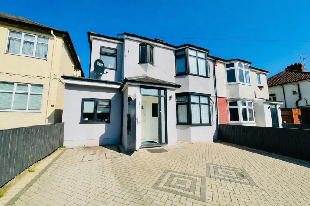 Main image of property: Queens Road, Enfield EN1