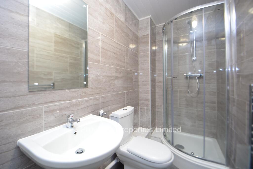 6 bedroom terraced house for rent