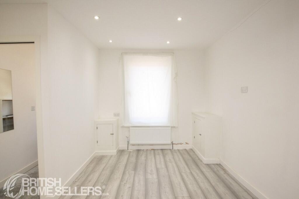 House in London, Southbury - View 3