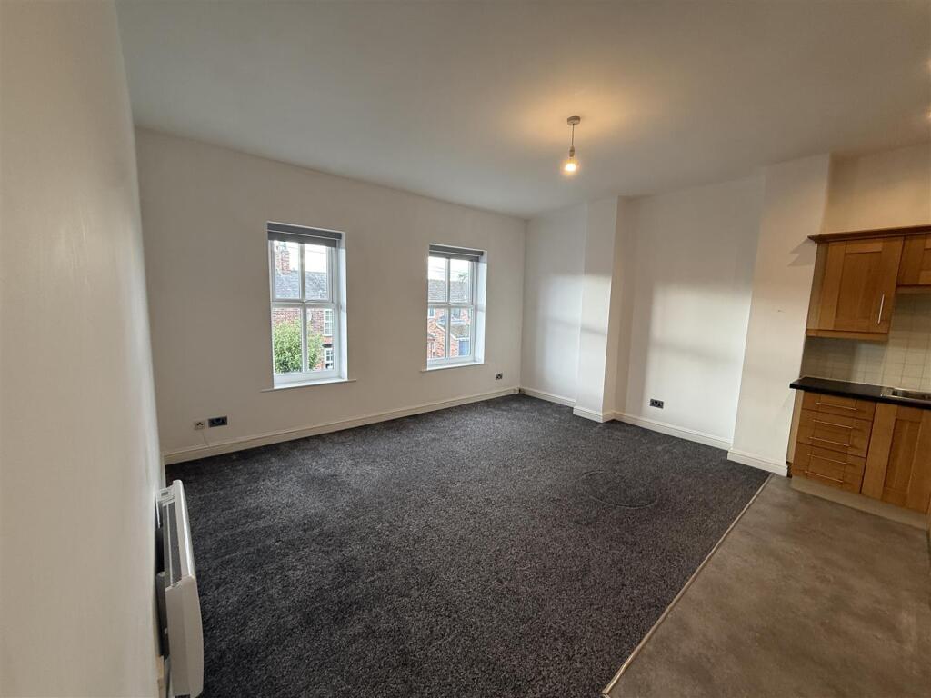 Apartment in Warrington - More