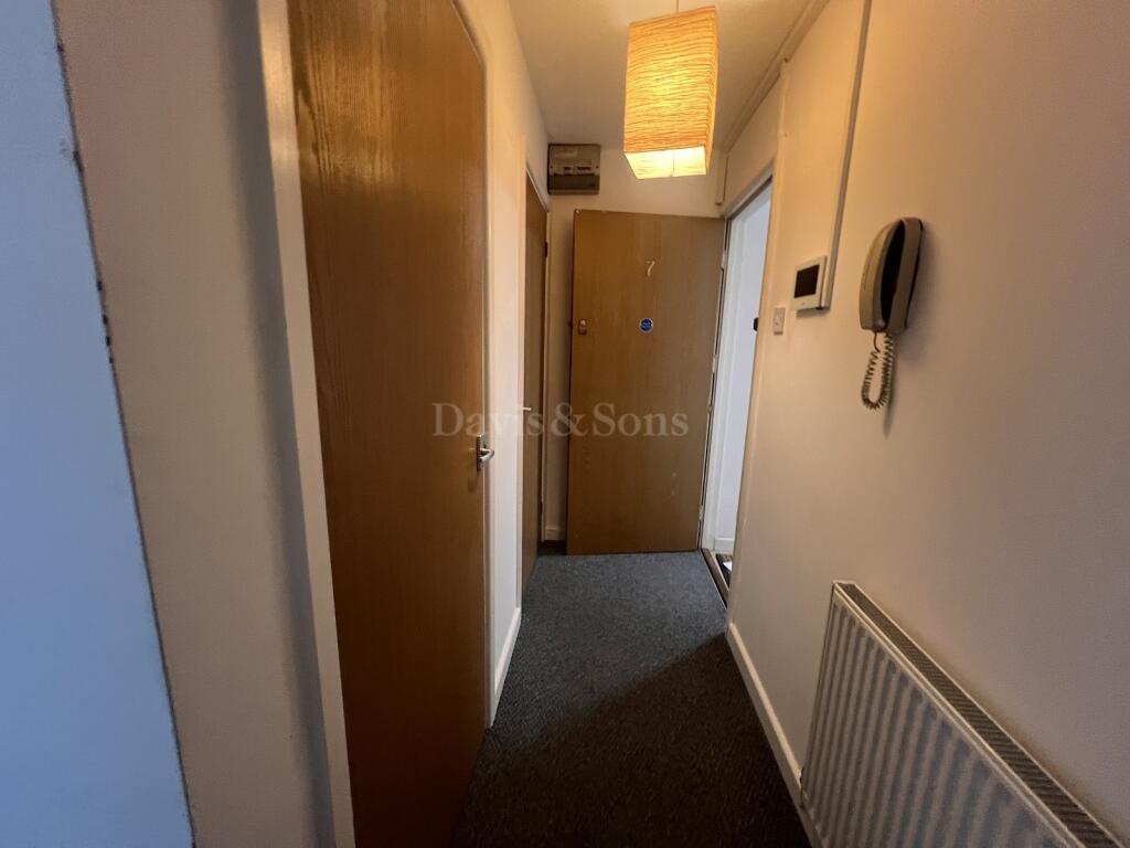 Apartment in Newport - View 4