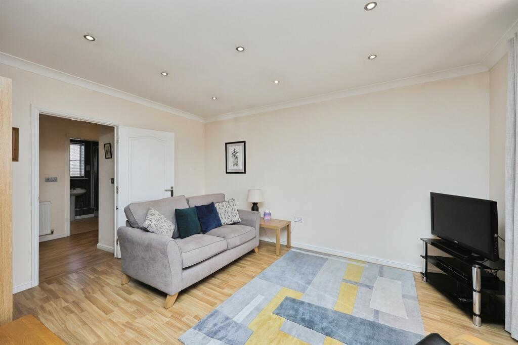 Apartment in South Norfolk, Wymondham - View 5