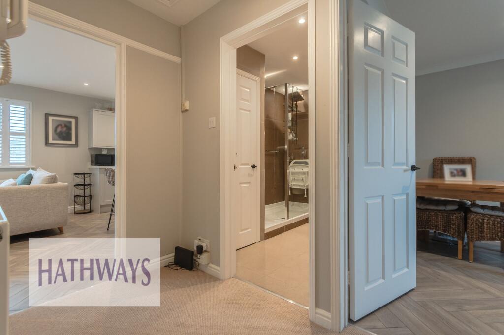 Apartment in Newport - View 4