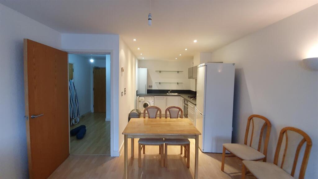 Apartment in Southall - View 5