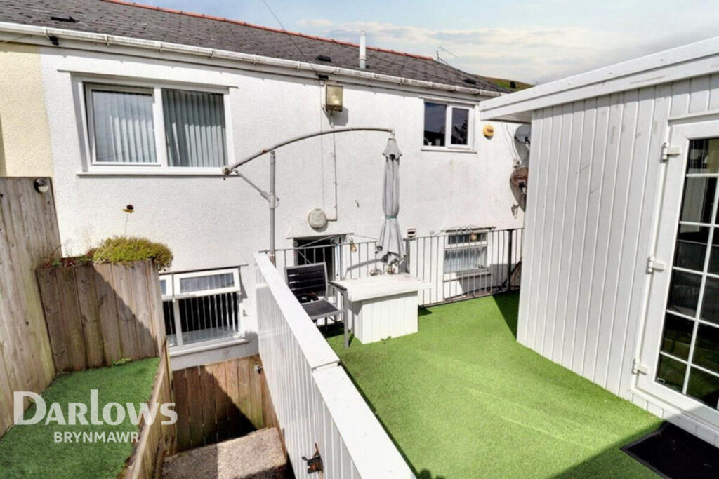 2-bed flat on Abertillery Road, Blaina, £155,000