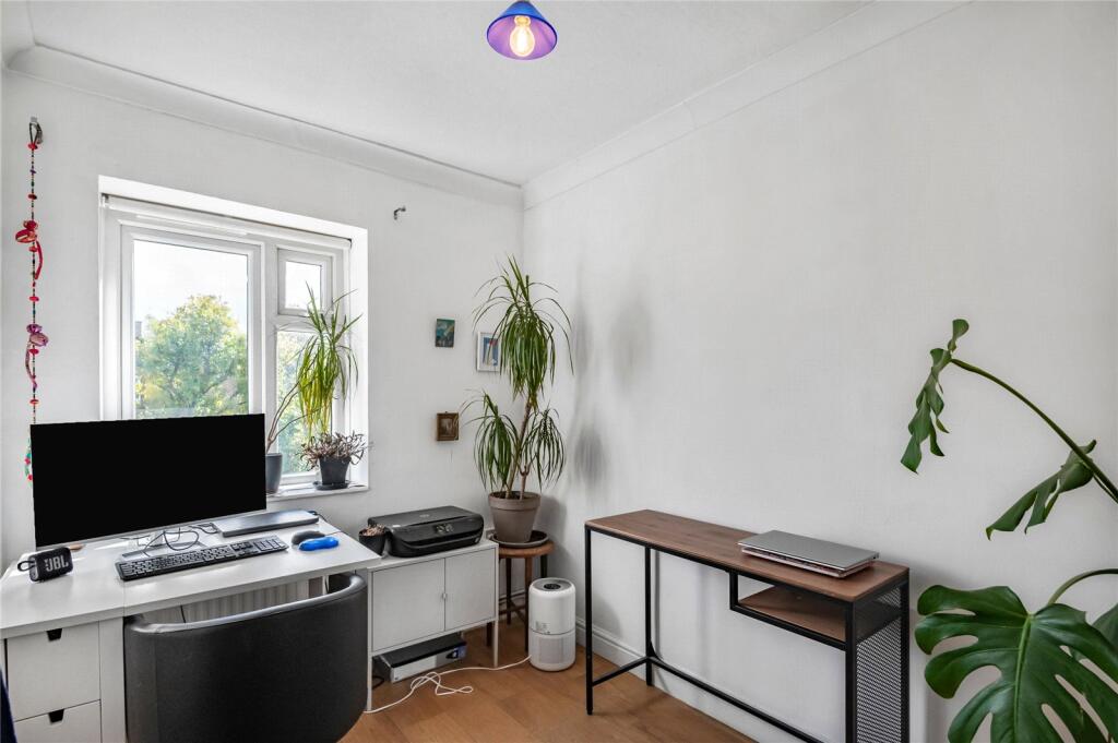 Apartment in London - View 5