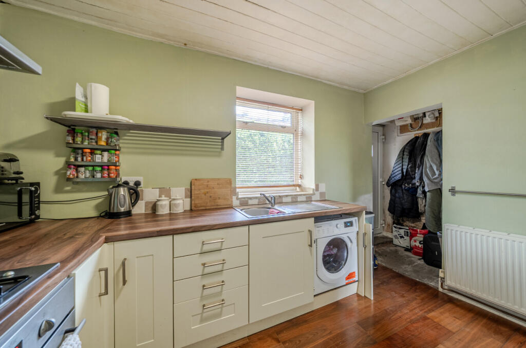 House in Leeds, Little London, Rufford Park - More