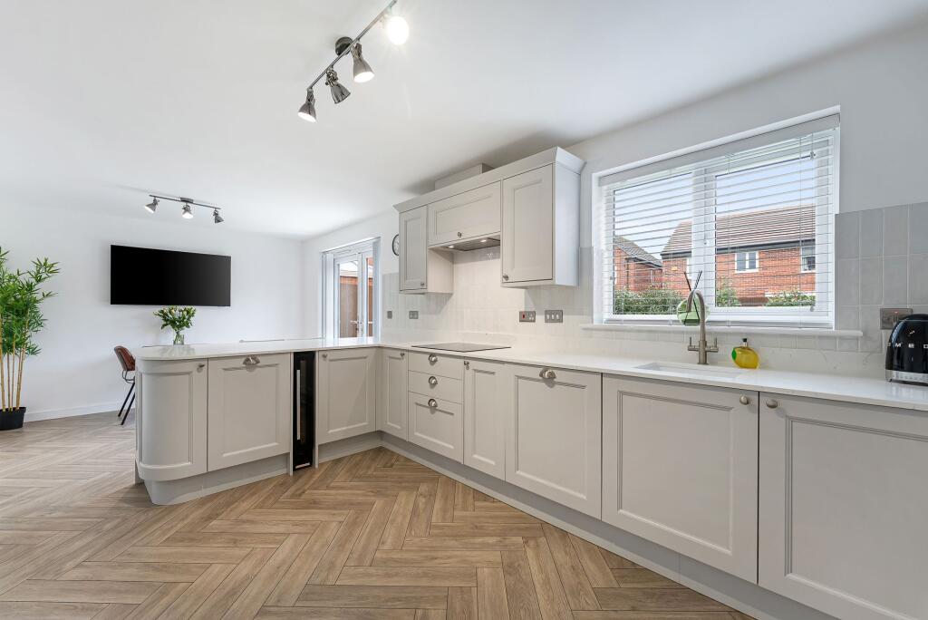 House in Widnes, Lunts Heath - View 5