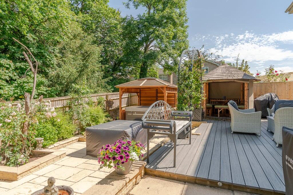 4 bed detached - Merestones Drive, The Park, Cheltenham, GL50 image 3