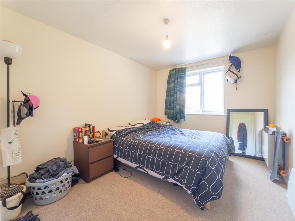 Apartment in Swindon - View 4