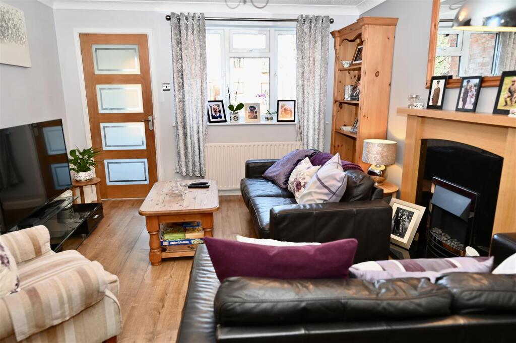 62 BROMPTON COURT photo 4
