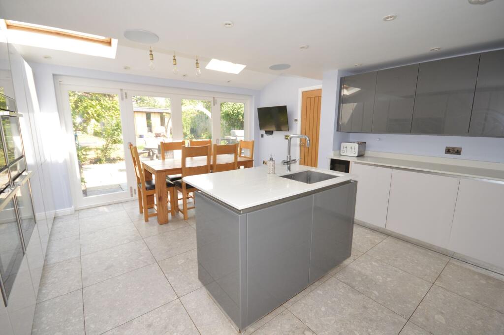 House in Aston Clinton, Buckinghamshire - View 5