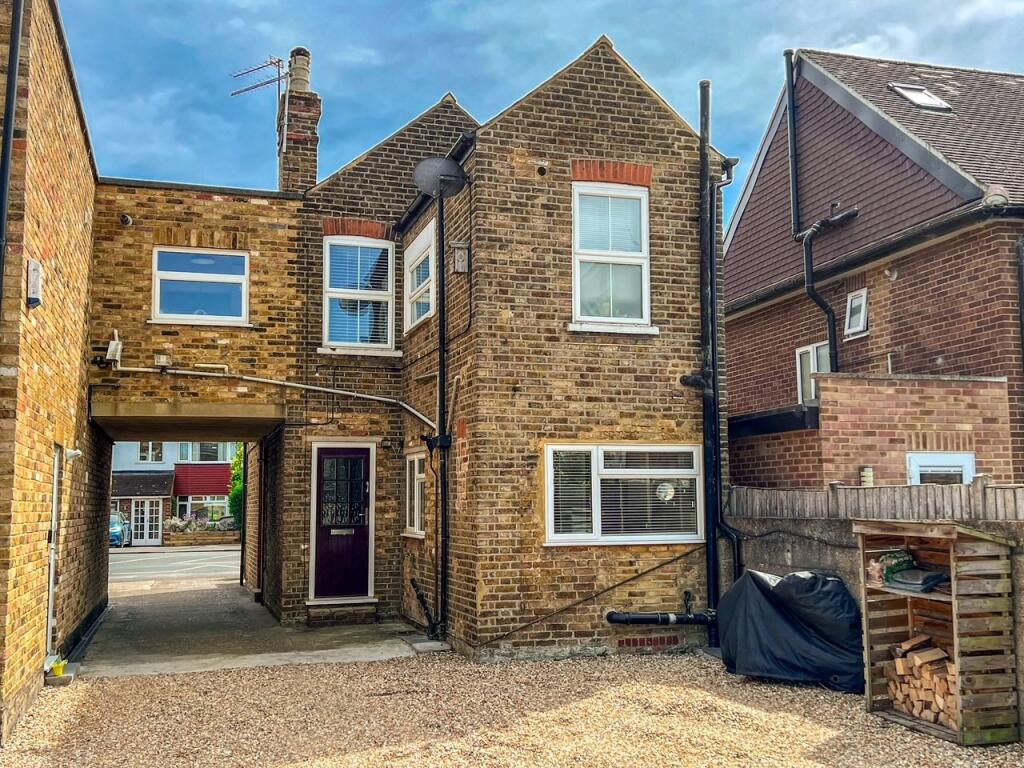 Hurst Road, West Molesey, KT8 photo 2