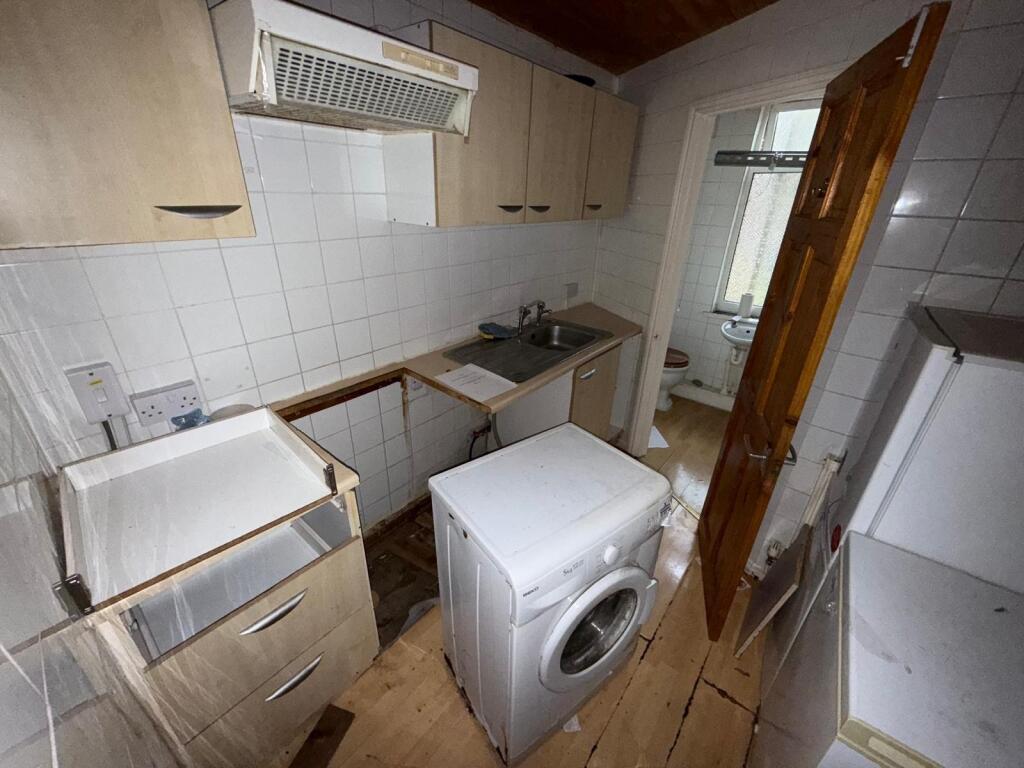 House in Rotherham, Dinnington St. John's - View 3