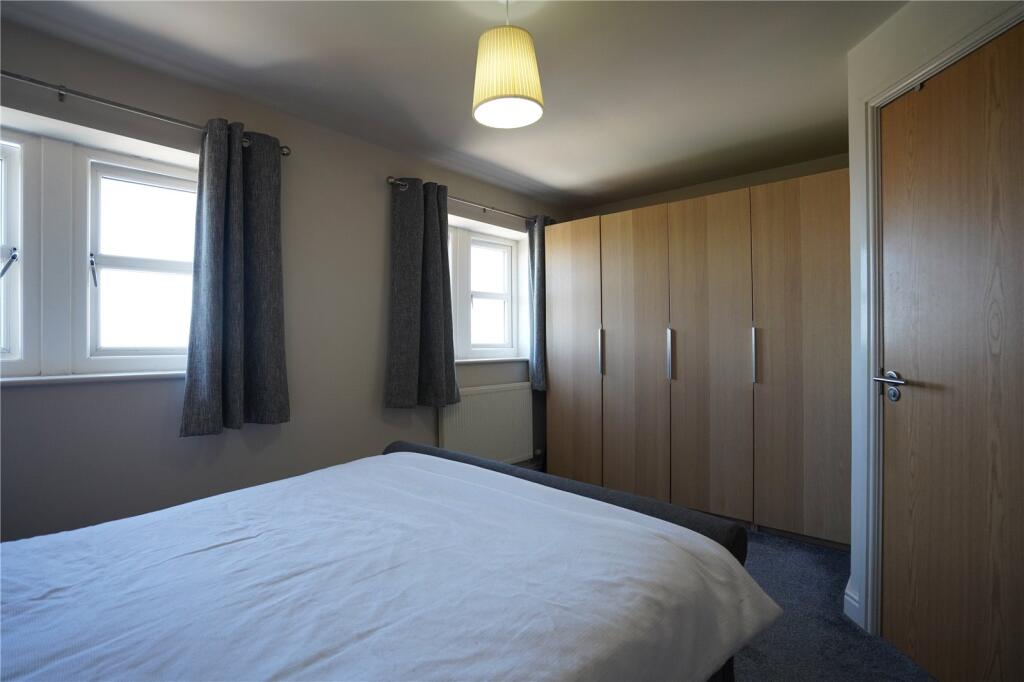 House in Bradford, West Yorkshire - View 4