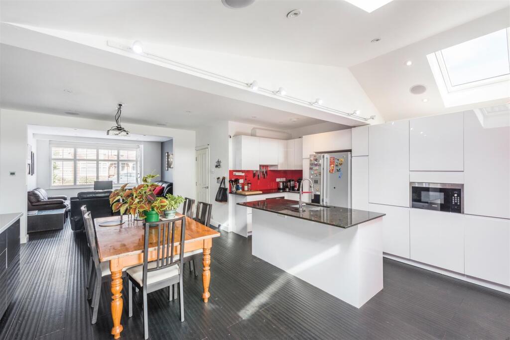 House in London, West Barnes - View 5
